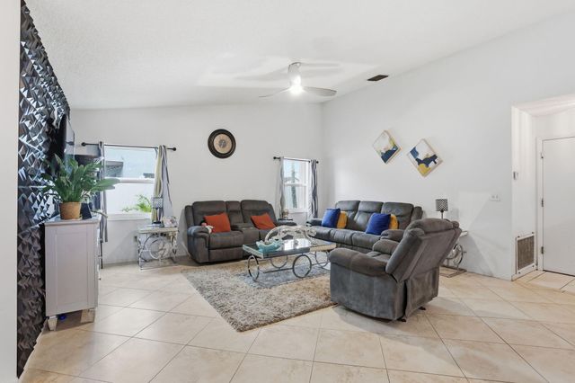 2171 NW 76th Avenue, Margate, FL 33063