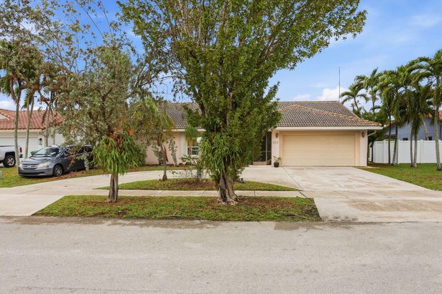 2171 NW 76th Avenue, Margate, FL 33063