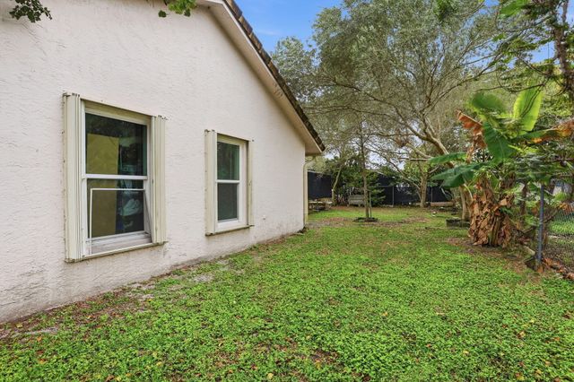 2171 NW 76th Avenue, Margate, FL 33063