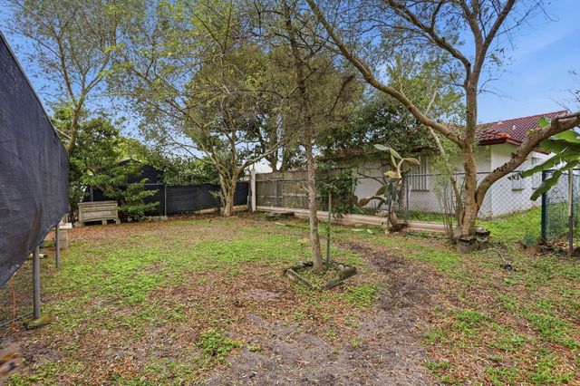 2171 NW 76th Avenue, Margate, FL 33063