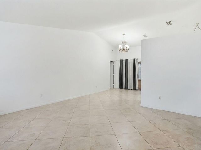 2171 NW 76th Avenue, Margate, FL 33063