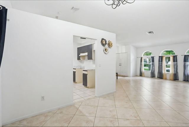 2171 NW 76th Avenue, Margate, FL 33063
