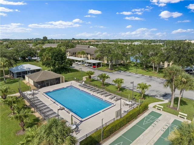 16 Plantation Drive 205, Vero Beach, FL 32966