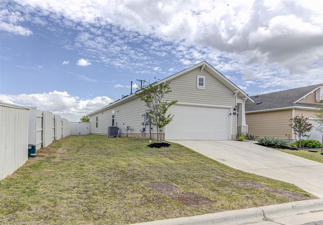 156 Tillage RD, Elgin, TX 78621