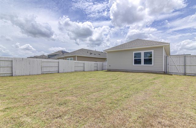 156 Tillage RD, Elgin, TX 78621