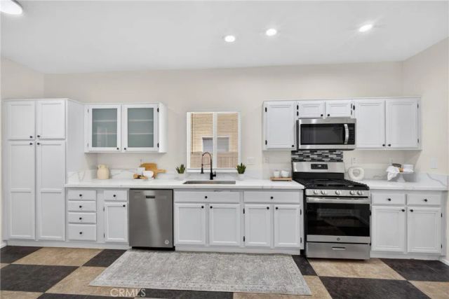 12755 Berrydale, Victorville, CA 92392