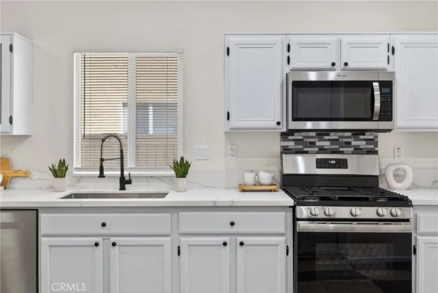 12755 Berrydale, Victorville, CA 92392