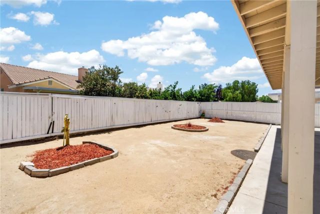 12755 Berrydale, Victorville, CA 92392