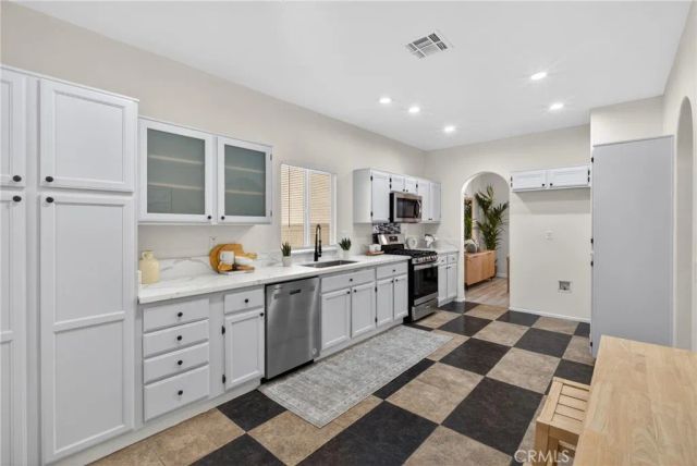 12755 Berrydale, Victorville, CA 92392