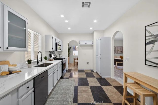 12755 Berrydale, Victorville, CA 92392