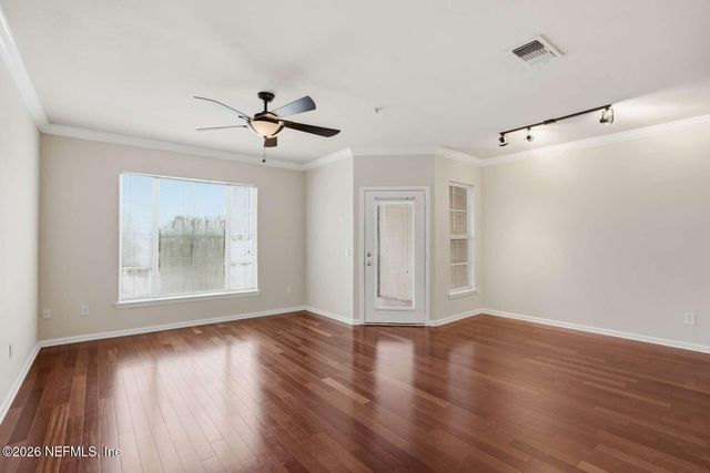 8290 GATE Parkway 512, Jacksonville, FL 32216