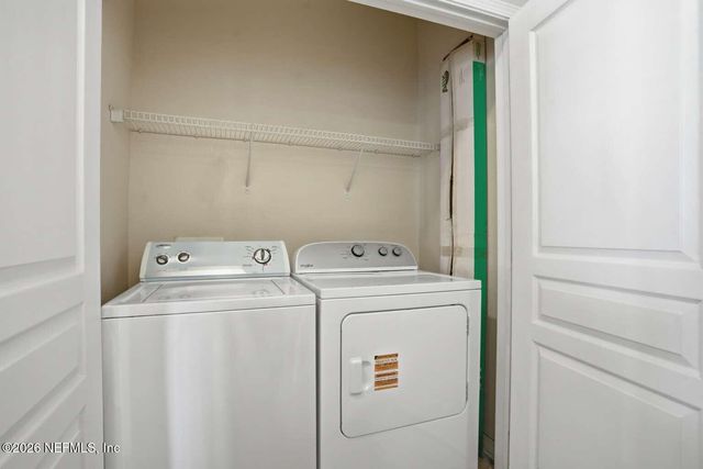 8290 GATE Parkway 512, Jacksonville, FL 32216