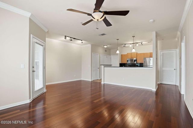 8290 GATE Parkway 512, Jacksonville, FL 32216