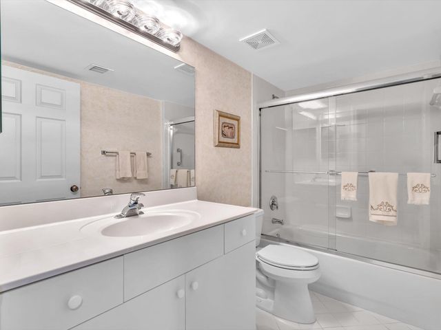 12565 Imperial Isle Drive 301, Boynton Beach, FL 33437