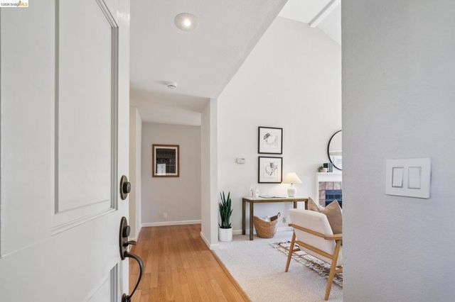 10 Pomfret Walk, Pleasant Hill, CA 94523