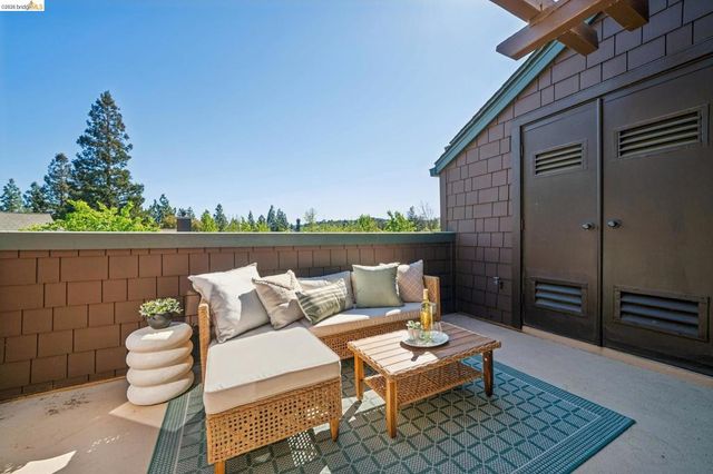 10 Pomfret Walk, Pleasant Hill, CA 94523