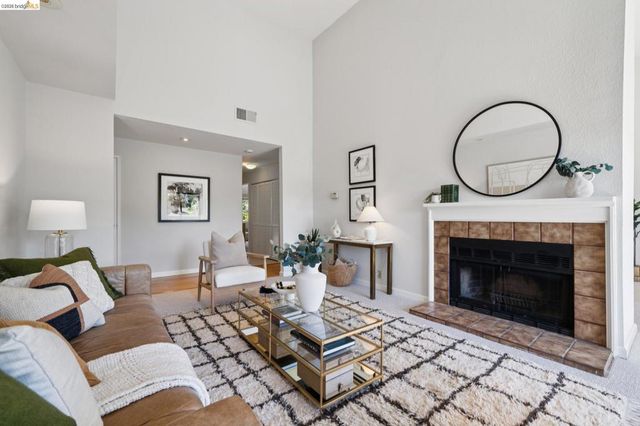 10 Pomfret Walk, Pleasant Hill, CA 94523