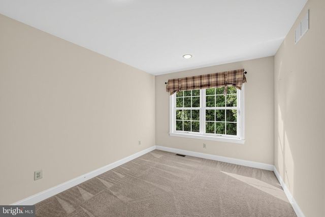 146 HIGHLAND DR, Coatesville, PA 19320