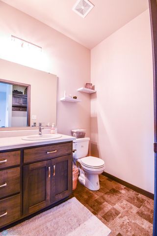 412 Hampton Drive W, Moorhead, MN 56560
