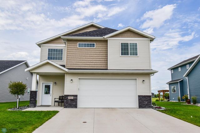 412 Hampton Drive W, Moorhead, MN 56560