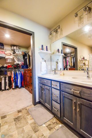 412 Hampton Drive W, Moorhead, MN 56560
