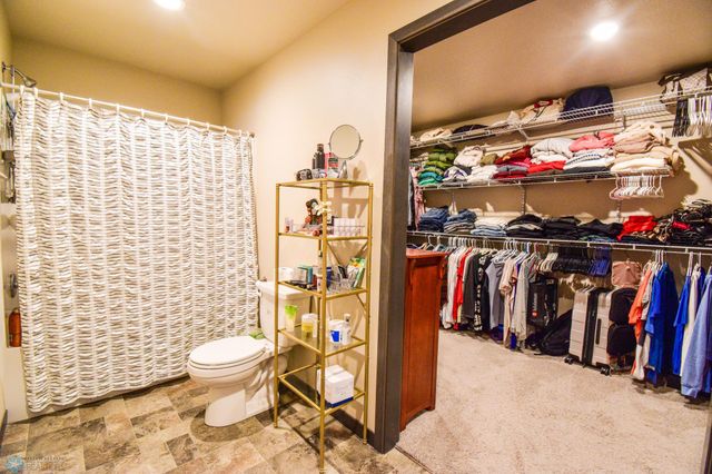 412 Hampton Drive W, Moorhead, MN 56560
