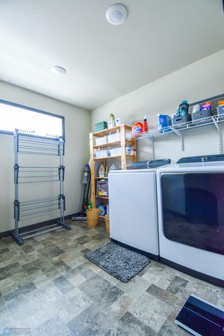 412 Hampton Drive W, Moorhead, MN 56560