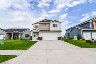 412 Hampton Drive W, Moorhead, MN 56560