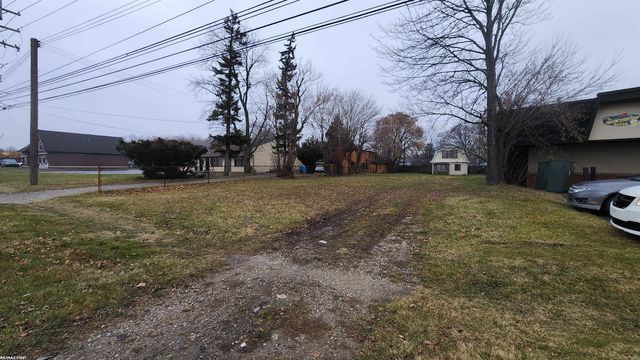 49520 Gratiot Avenue, Chesterfield, MI 48051