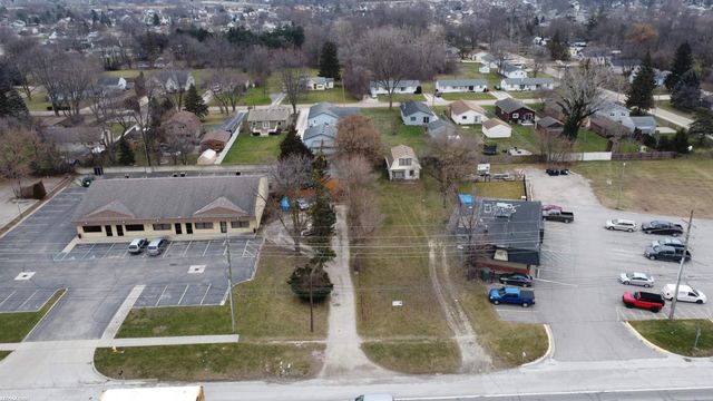 49520 Gratiot Avenue, Chesterfield, MI 48051