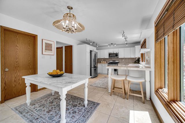 406 Wilderness Drive, Schererville, IN 46375