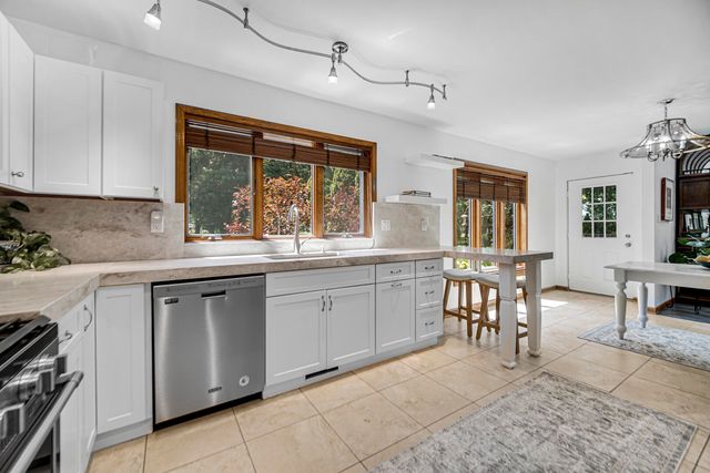 406 Wilderness Drive, Schererville, IN 46375