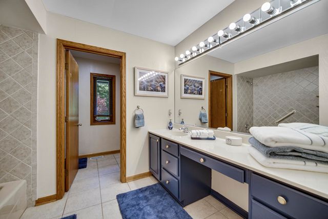 406 Wilderness Drive, Schererville, IN 46375
