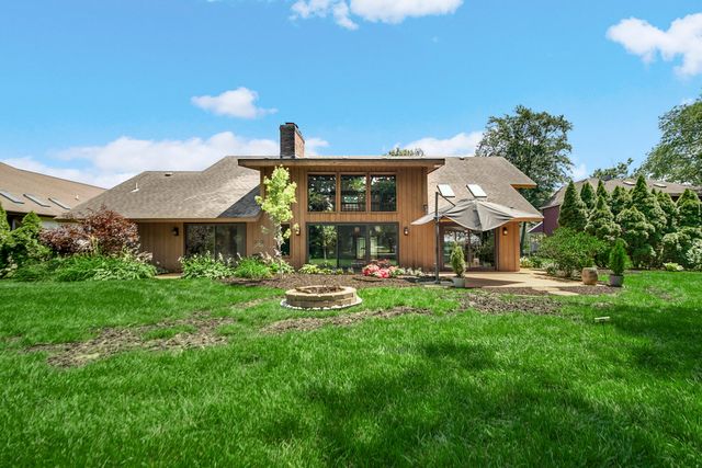 406 Wilderness Drive, Schererville, IN 46375
