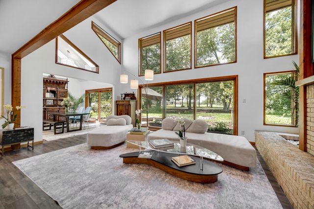 406 Wilderness Drive, Schererville, IN 46375