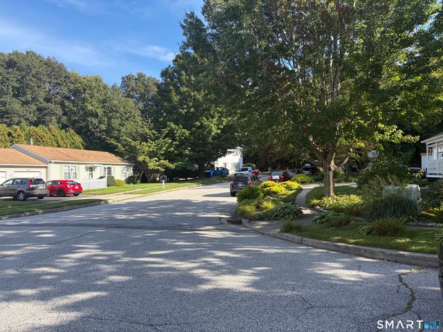 106 Deerfield Ridge Drive, Groton, CT 06355
