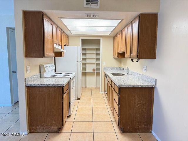 16635 N Cave Creek Road 222, Phoenix, AZ 85032