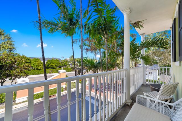 1002 E Heritage Club Circle, Delray Beach, FL 33483