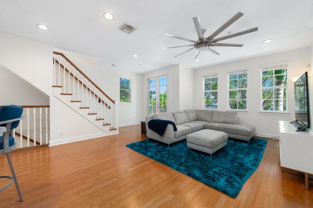 1002 E Heritage Club Circle, Delray Beach, FL 33483