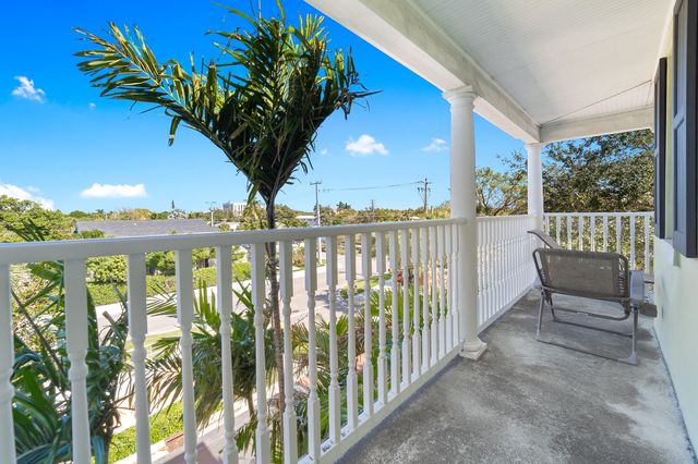 1002 E Heritage Club Circle, Delray Beach, FL 33483