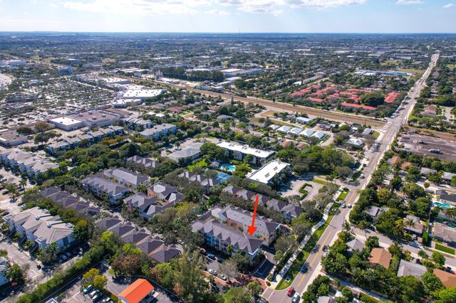 1002 E Heritage Club Circle, Delray Beach, FL 33483