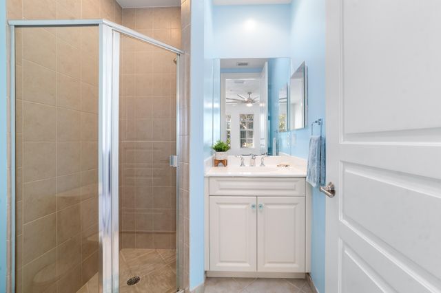 1002 E Heritage Club Circle, Delray Beach, FL 33483