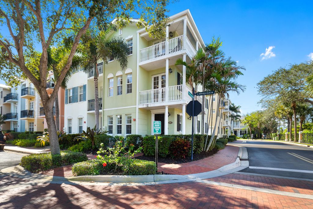 1002 E Heritage Club Circle, Delray Beach, FL 33483
