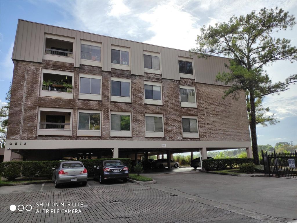 2213 S Braeswood Boulevard 13A, Houston, TX 77030
