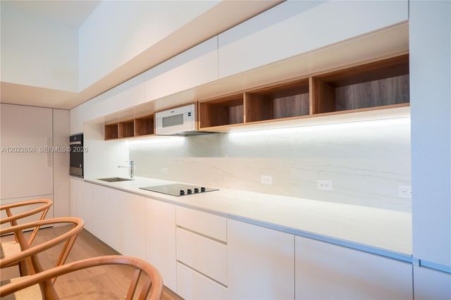 10250 Collins Avenue 412, Bal Harbour, FL 33154