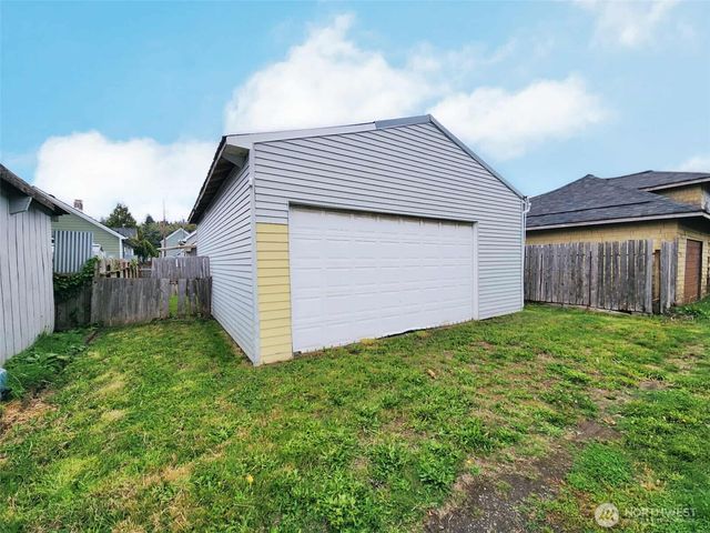 412 Karr Avenue, Hoquiam, WA 98550