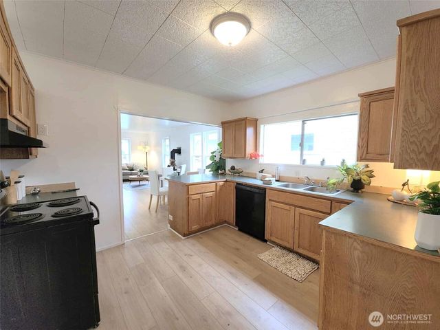 412 Karr Avenue, Hoquiam, WA 98550