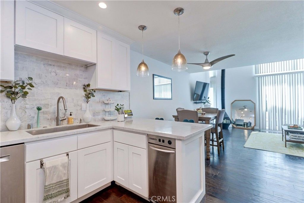 1048 Cabrillo Park Drive A, Santa Ana, CA 92701 — photo 2