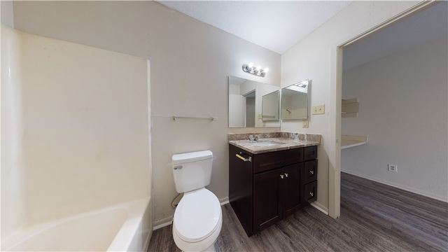 725 Peppertree Drive 23, Bryan, TX 77801