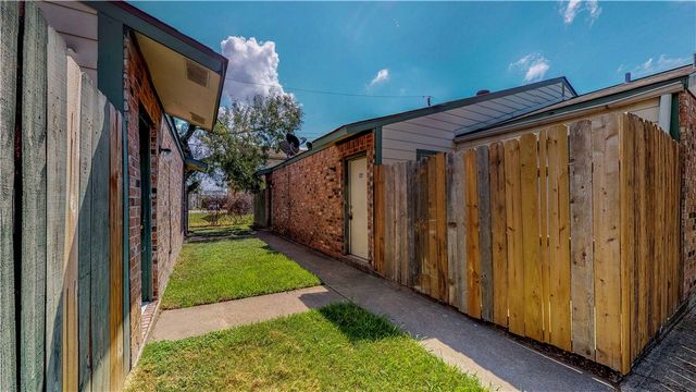 725 Peppertree Drive 23, Bryan, TX 77801